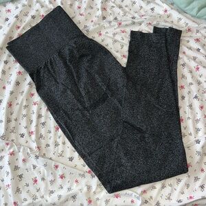 Workout butt enhancing leggings